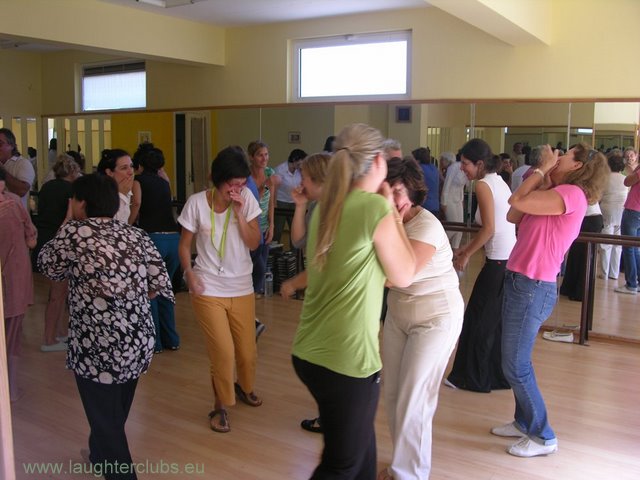 Greece Gets Its First Laughter Club!-img