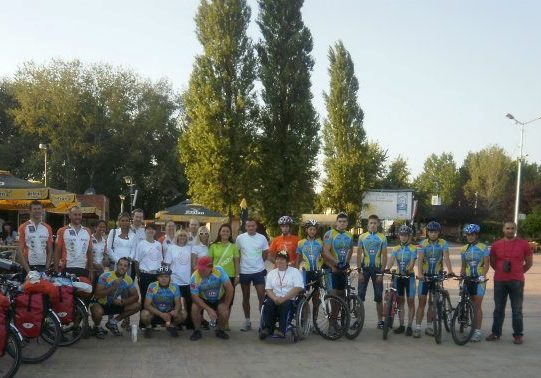 Laughter Yoga Clubs Promote Humanitarian Work-img