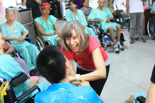 Laughter Yoga Helps Patients In Thailand Rehab Center-img