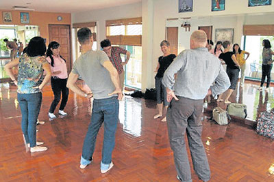 Laughter Yoga Rocks Bangkok-img