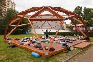 Laugh To Keep Yourself Healthy-img