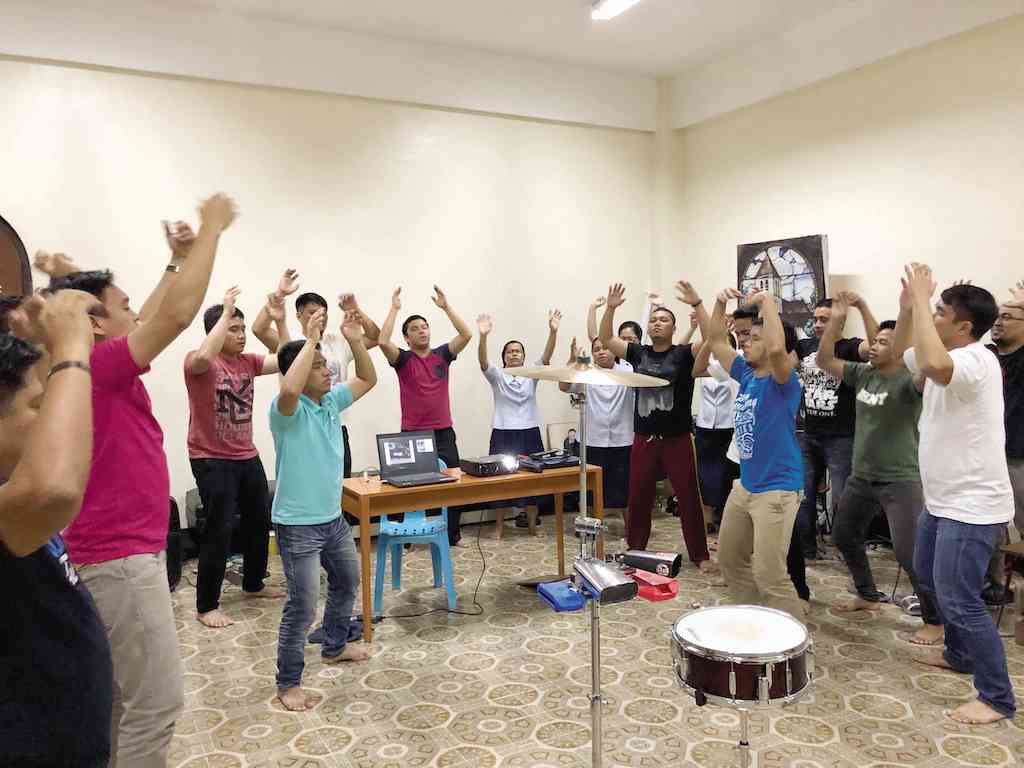 Laugh And Shake Your Grief Away!-img