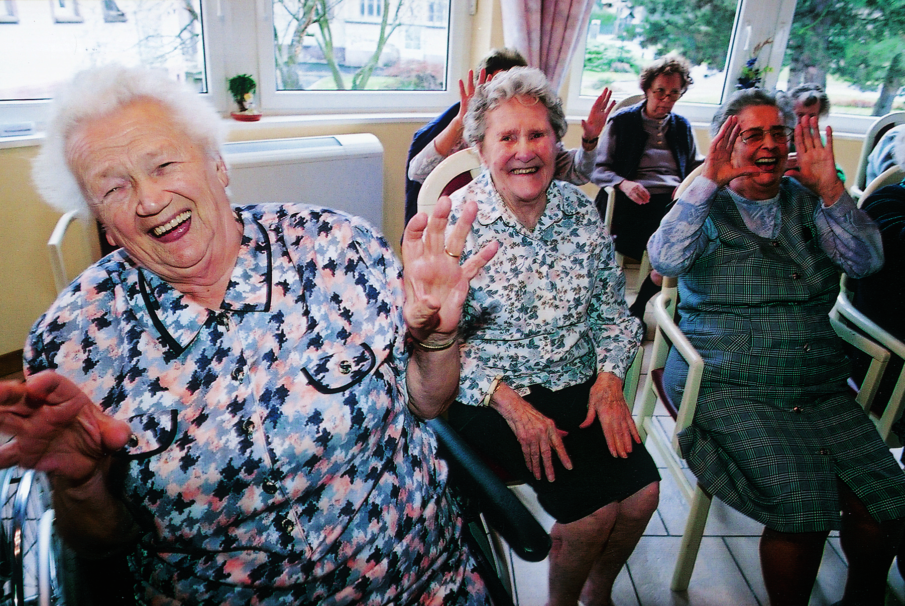 Laughter Yoga Great for Seniors’ Wellbeing In Care Centers-img